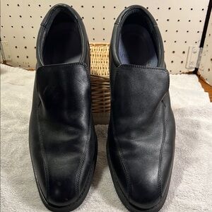 Men's Vionic Black Leather Slip-On Shoes with ortho heel technology